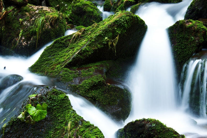 File:Creek-water-fall.jpg
