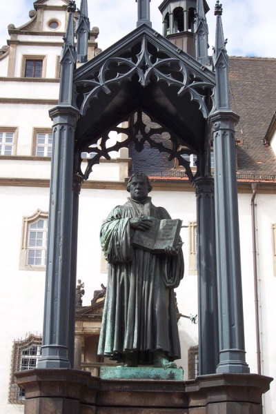 File:Luther statue gg.jpg